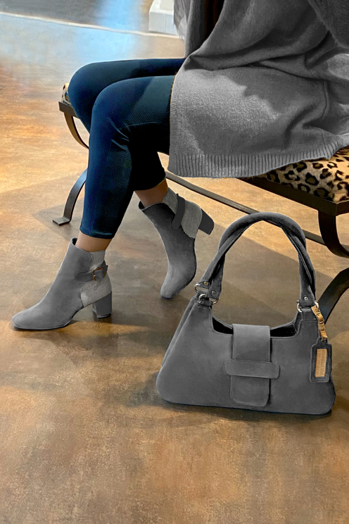 Dove grey women's ankle boots with buckles at the back. Square toe. Medium block heels. Worn view - Florence KOOIJMAN